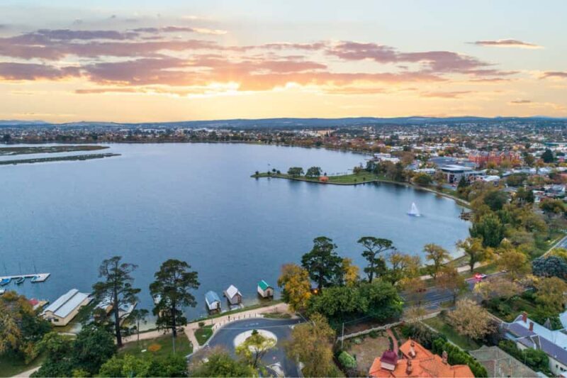 From Melbourne: Ballarat Wildlife Park & Sovereign Hill Tour - Starting from Melbourne: The Long but Worthwhile Journey