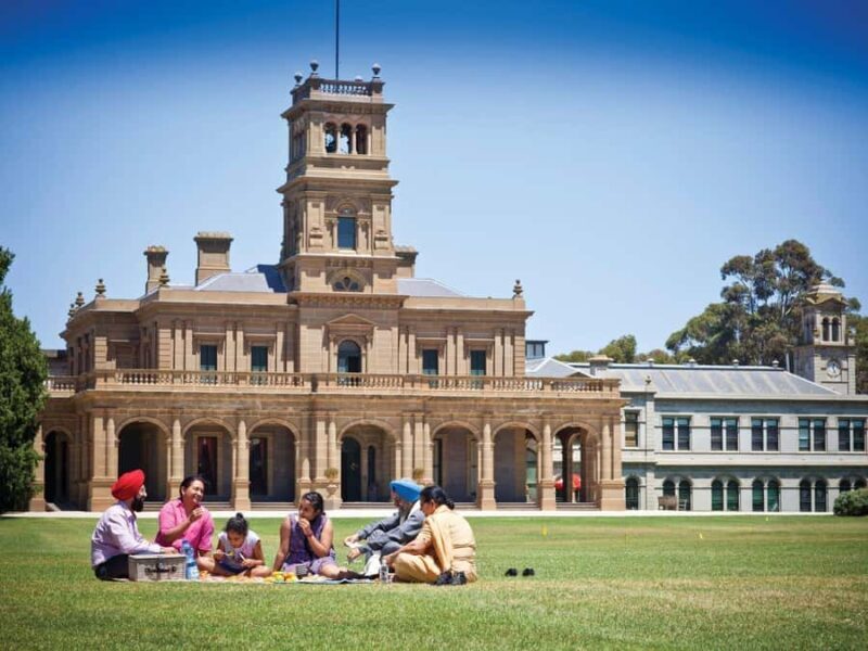 From Melbourne: Werribee Open Range Zoo & Werribee Mansion - An In-Depth Look at the Werribee Experience