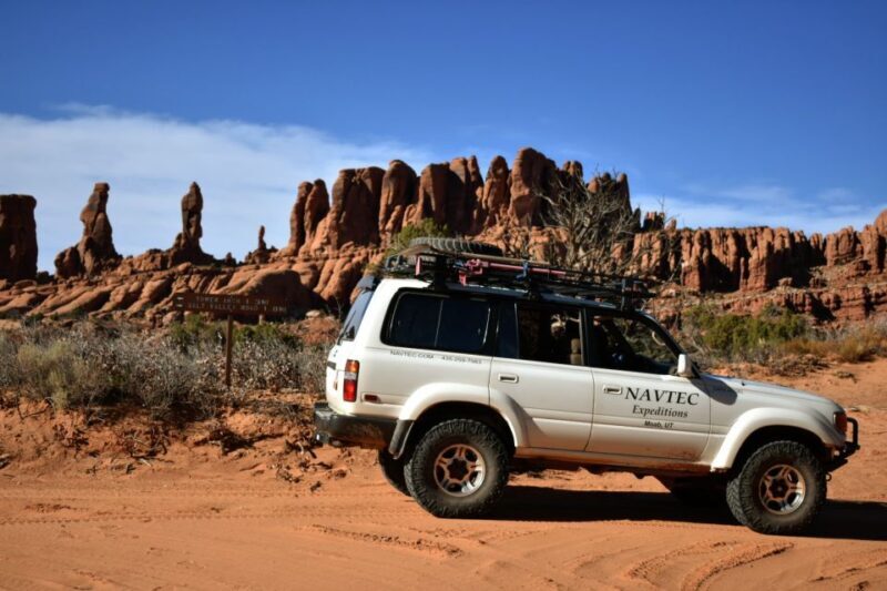 From Moab: Arches National Park 4x4 Drive and Hiking Tour - Exploring the Full Itinerary