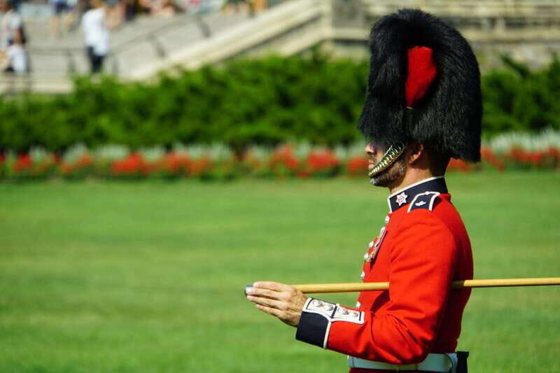 From Montreal: Ottawa with Private Guide and Pickup - Key Points