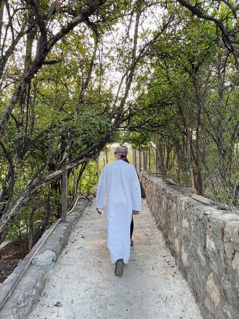 From Muscat: Rose tour in Jebel Akhdar with lunch - An In-Depth Look at the Jebel Akhdar Rose Tour