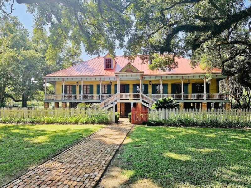 From New Orleans: Oak Alley or Laura Plantation Tour - Exploring Oak Alley Plantation