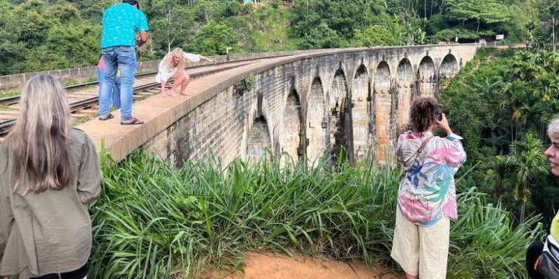 From Nuwara Eliya: Ella City Tour with Little Adam's Peak - An In-Depth Look at the Tour