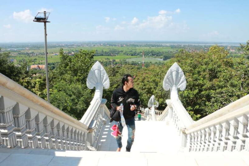 From Phnom Penh: Oudongk Mountain and Koh Chen Island Tour - The Sum Up