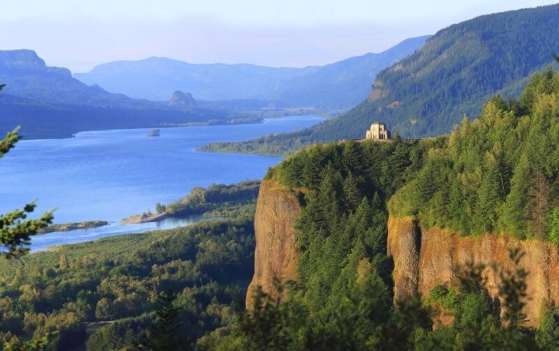 From Portland: 7 Wonders of the Gorge Jetboat Cruise - An in-depth Look at the 7 Wonders of the Gorge Jetboat Cruise