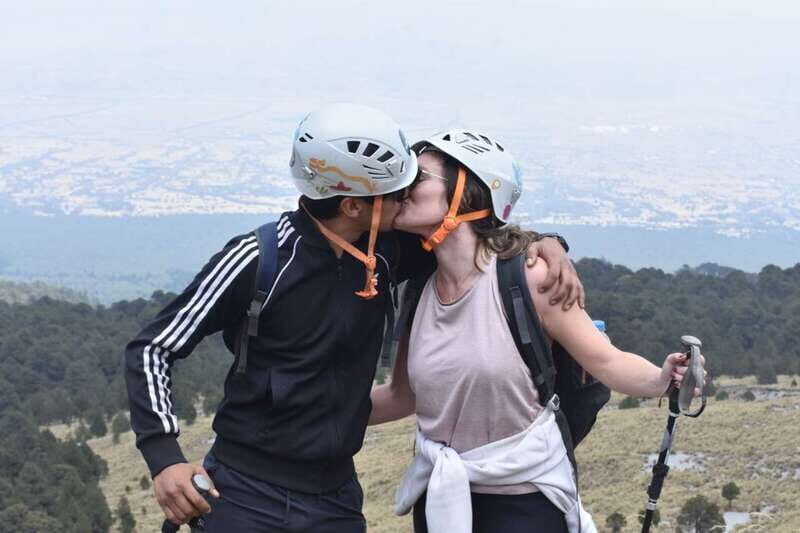 From Puebla: Hiking Iztaccihuatl romantic for couples - The Romantic Picnic: A Feast at a Scenic Viewpoint