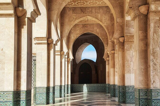 From rick's coffee to local markets authentic casablanca - Exploring Casablanca: A City of Contrasts