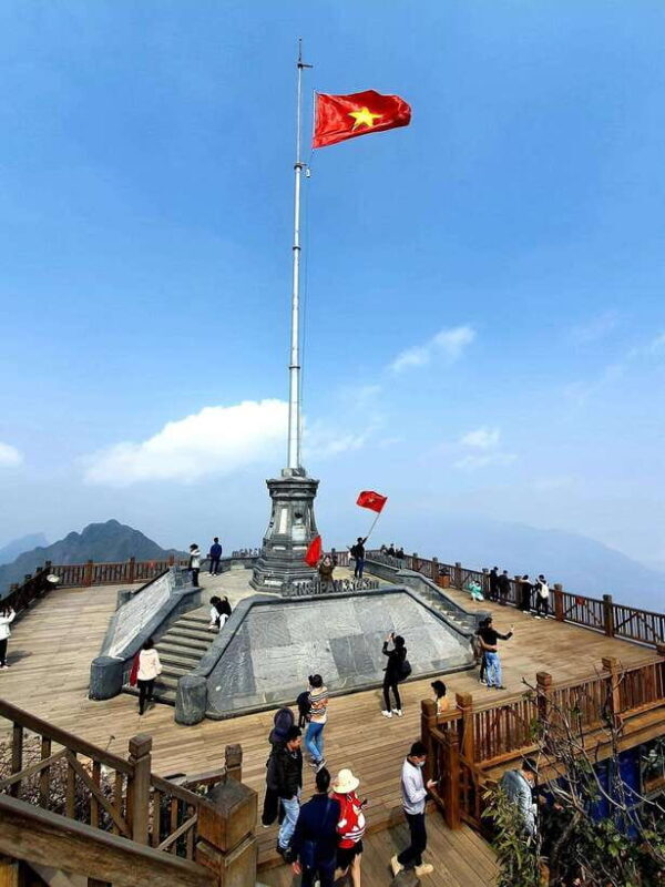 From Sapa:Cable Car Ticket To Fansipan Legend & Car Transfer - An In-Depth Look at the Fansipan Cable Car Tour