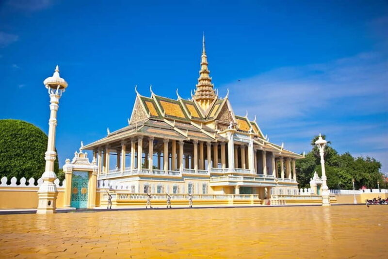 From Siem Reap: 2-Day Battambang and Phnom Penh Tour - Arriving in Phnom Penh
