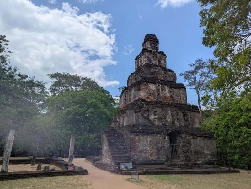 From Sigiriya:Polonnaruwa Day Tour with Farmers lunch - Authentic Experience Meets Practicality