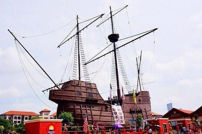 From Singapore: Malacca guided day tour (via drive-thru border) - Introduction: Why This Tour Deserves Your Attention