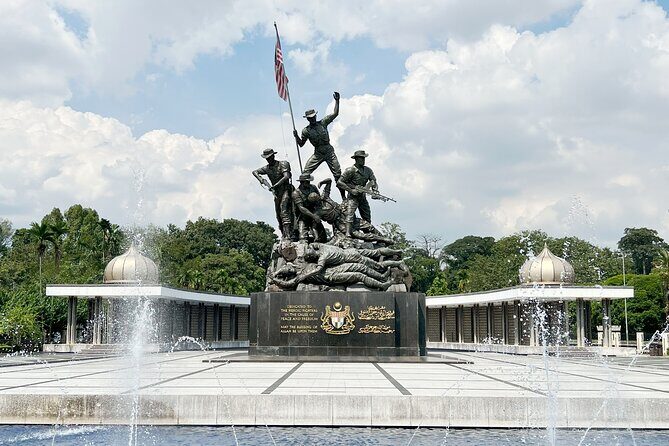 From Singapore: Private Kuala Lumpur / Malacca tour + SKY DINING - FAQs
