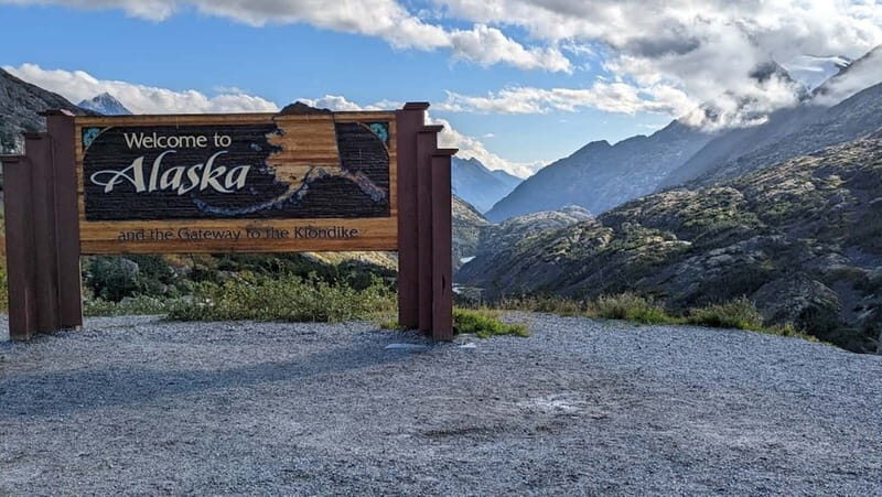 From Skagway: Yukon Sled Dog Mushing & White Pass Combo - What to Expect on the Tour