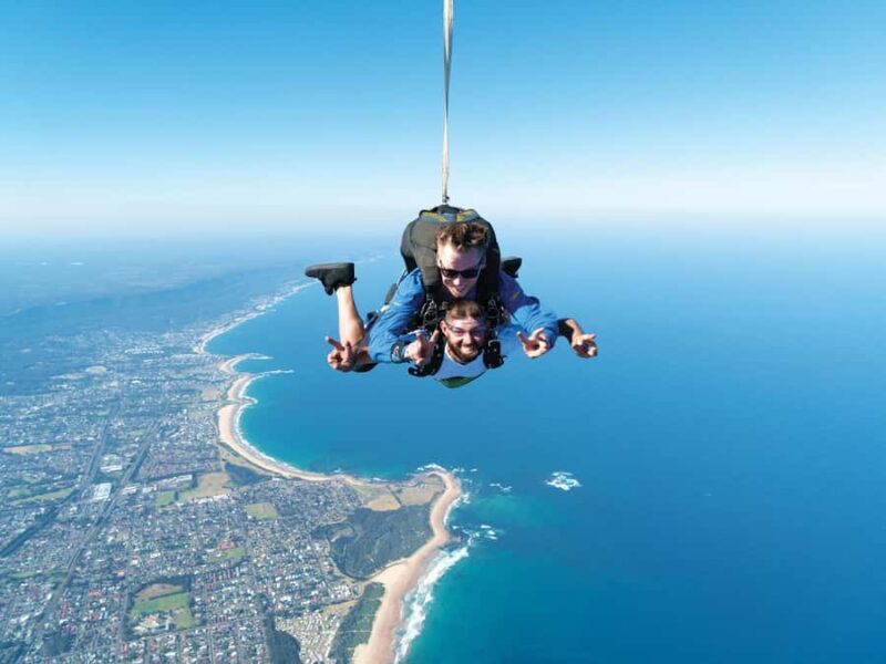 From Sydney: Tandem Skydive Experience over Wollongong Beach - Who Should Consider This Tour?