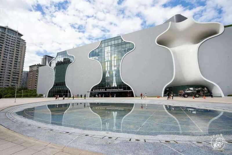 From Taipei : Taichung Highlights & Cultural Private Tour - The experience and reviews