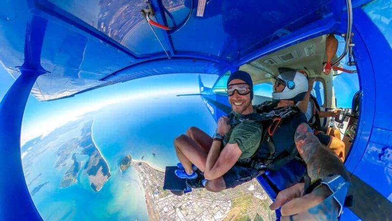 From Tauranga: Skydive over Mount Maunganui - An In-Depth Look at the Tauranga Skydiving Experience