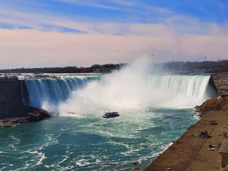 From Toronto Small-Group 7 Guests Max - Includes Boat Cruise - Key Points