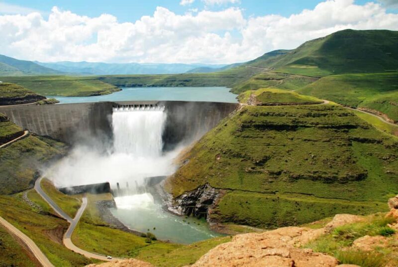 From Underberg: Roof of Africa Via Katse Dam 4-Day Tour - Day 1: Climbing the Sani Pass and reaching Mokhotlong