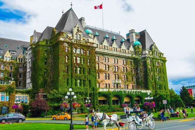From Vancouver: Private Victoria Full Day Tour - Lunch and Downtown Exploration