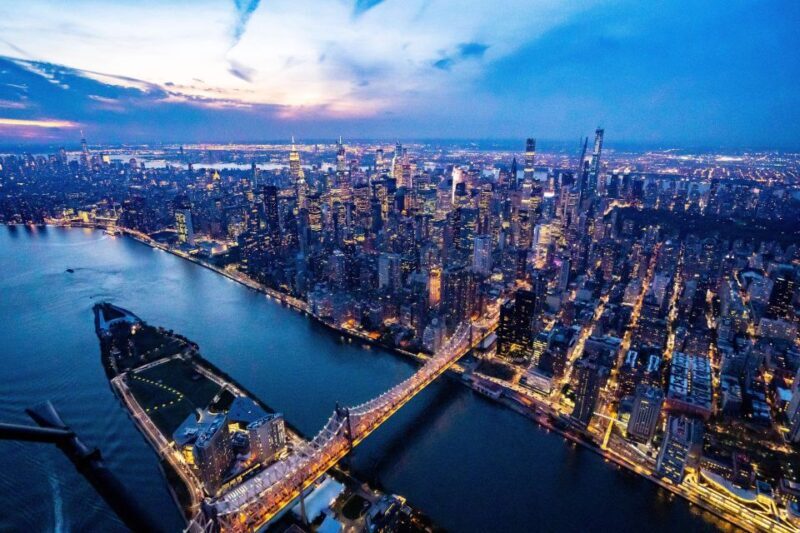 From Westchester: NYC Private Helicopter Tour for Couples - An In-Depth Look at the Experience