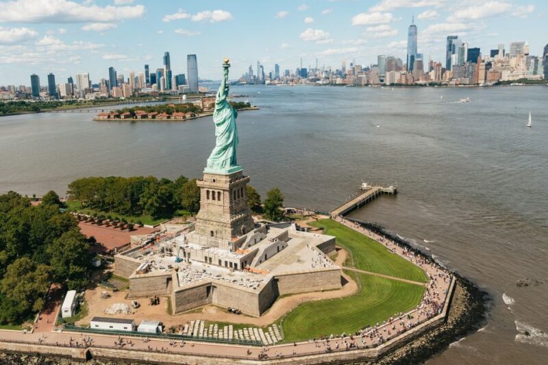 From Westchester: Private NYC Helicopter Tour for 2-6 People - The Value for Money