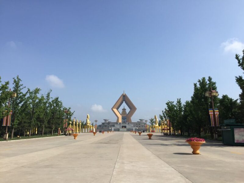 From Xi'an: Day Trip to Famen Temple & Qian Mausoleum - Lunch Break: Local Flavors and Rest