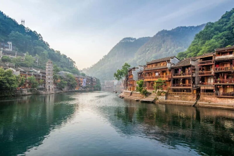 From Zhangjiajie: Fenghuang Ancient Town & Furong Town Tour - Transitioning to Furong Town: Waterfalls and Traditional Dwellings
