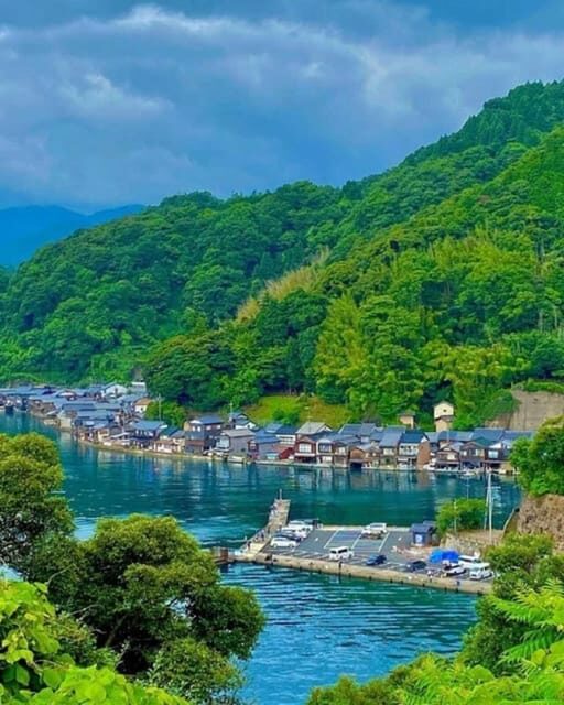 FromOsaka/Kyoto:Hiroshima & Miyajima Private Tour with Lunch - Transition to Miyajima and the Stunning Itsukushima Shrine