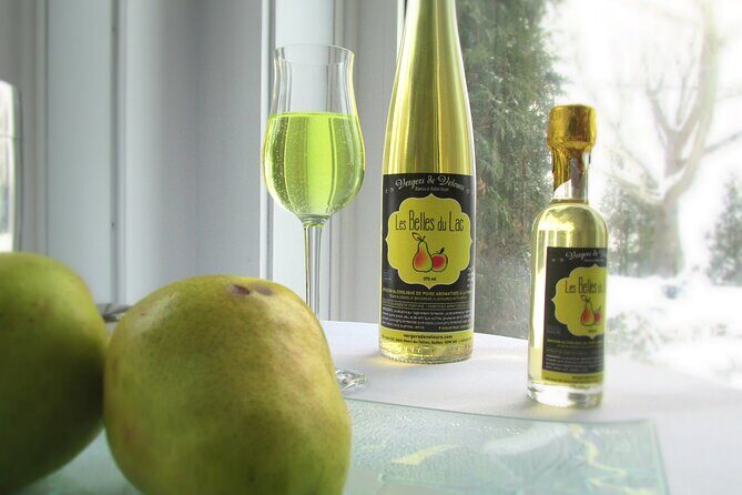 Fruit alcohol tasting + Velvet Orchards audio tour - An In-Depth Look at the Velvet Orchards Experience