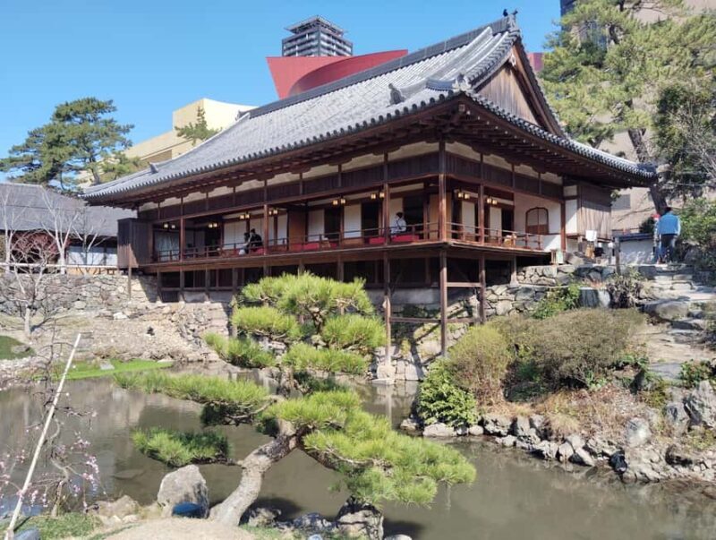 Fukuoka: Kokura Castle and Garden Guided Tour - Kitakyushu - A Close Look at the Tour
