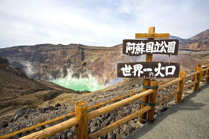 Fukuoka: Mount Aso Volcano, Kumamoto Castle, Grasslands Day Tour - Key Points