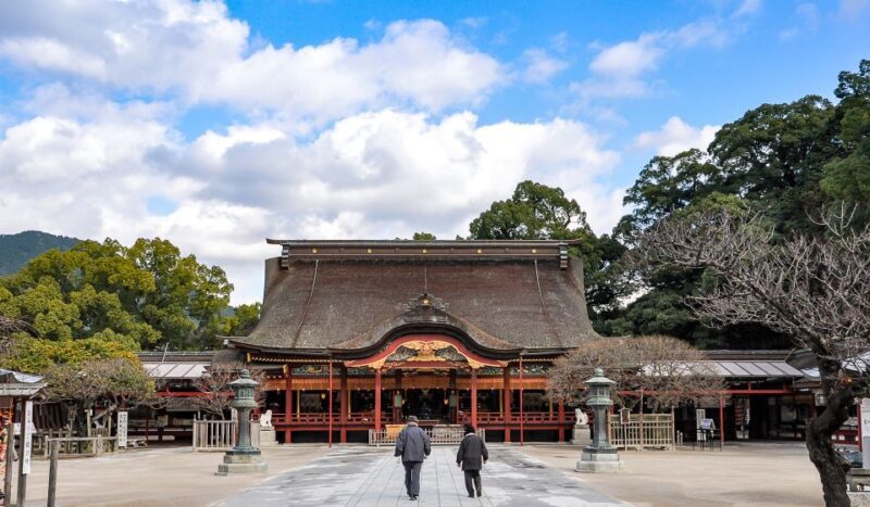 Fukuoka Private and Personalized Walking Tour with a Local - Key Points