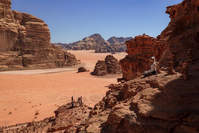 Full-Day 8 Hour Jeep Tour into Wadi Rum Protected Area with Stay - Why This Tour Works Well