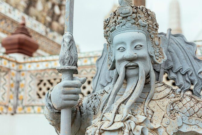 Full Day Bangkok PRIVATE City Tour With Locals - Wat Trimit & Wat Pho tickets - Key Points