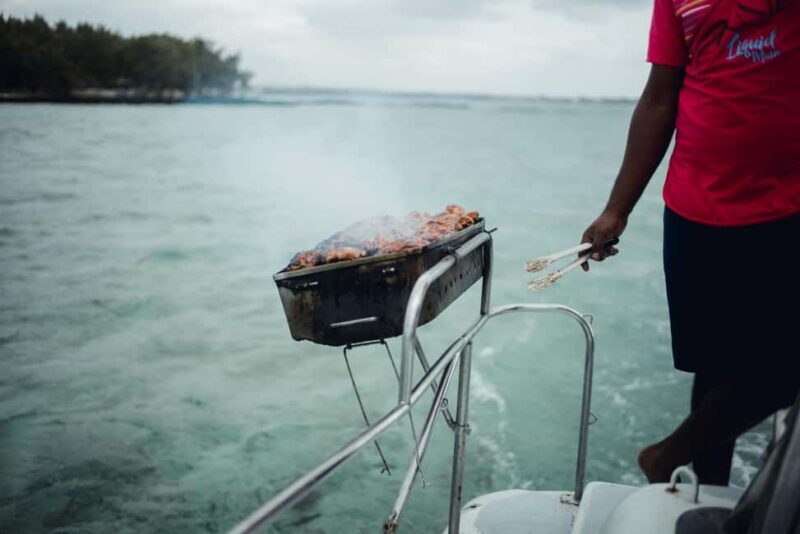 Full-day Catamaran Cruise to Ile aux Cerfs with Lunch - An In-Depth Look at the Itinerary