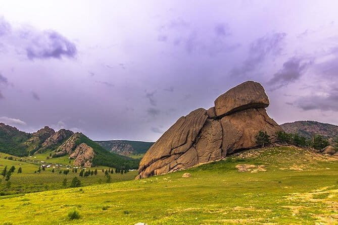 Full Day Chinggis Khaan Statue & Terelj NP Tour +Horseride, Eagle - FAQs