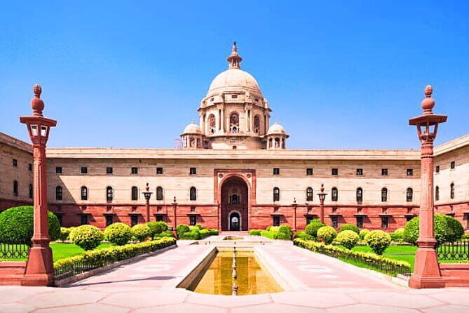 Full Day Delhi Historic Sightseeing Tour - India Gate: A Memorial of Respect