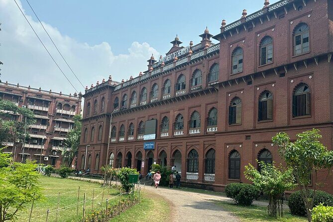 Full Day Dhaka City private tour All included - Dhakeshwari Temple: A Sacred Site with History