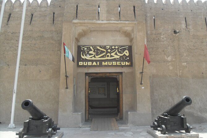 Full Day Dubai Heritage and Modern Private Tour from Dubai - Exploring Dubai’s Historic Heart: Al Fahidi & Old Souk