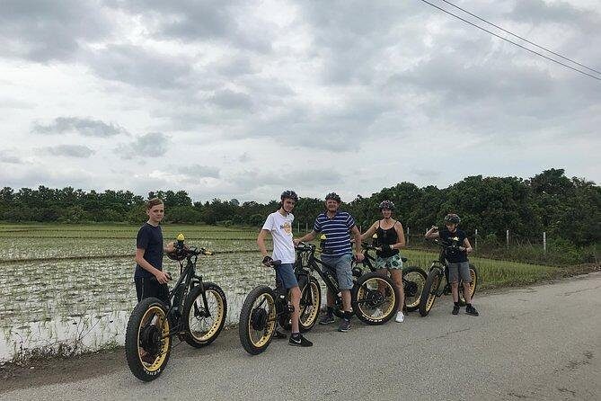 Full-day E-bike adventure Ping River and Nam Phrae (flat-hilly, GUIDED) - Key Points