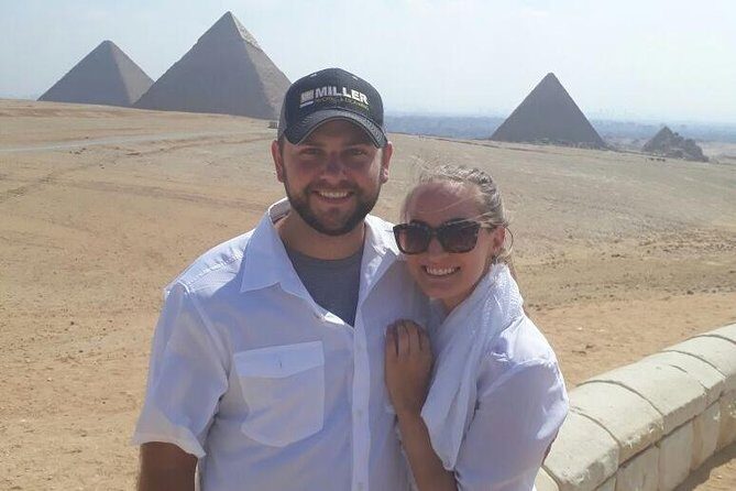 Full-Day Giza Pyramids, Egyptian Museum and bazaar Private Tour - A Closer Look at the Experience