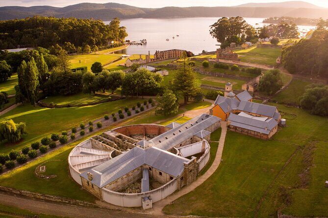 Full-Day Guided Port Arthur Day Tour & Tessellated Pavement - Natural Wonders: Tessellated Pavement and Devils Kitchen