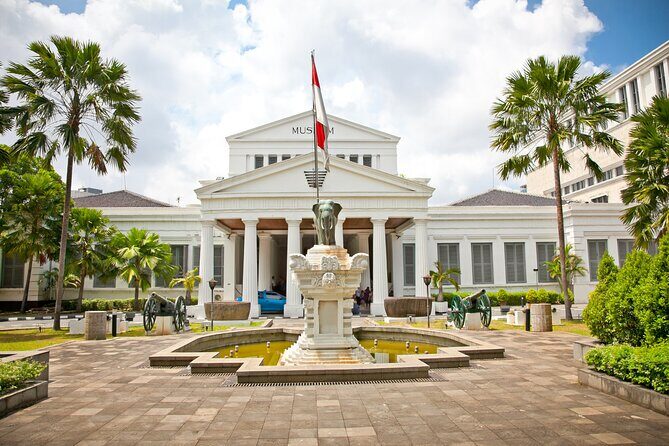 Full-Day Highlights of Jakarta Private Tour with Lunch - Comfortable Transportation and Hassle-Free Logistics