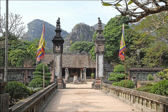 Full day Hoa Lu, Tam Coc and Mua Cave by Limousine from Hanoi - Key Points
