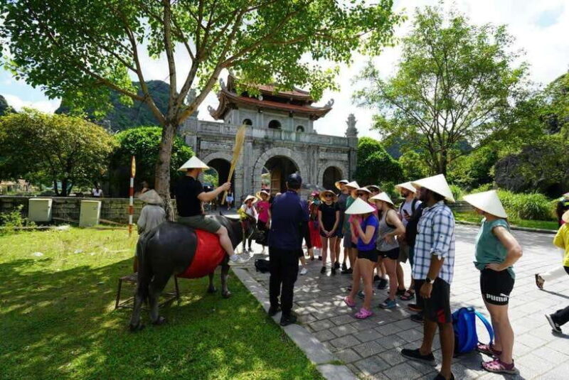Full Day Hoa Lu - Tam Coc - Mua Cave/Buffet/Tour Guide/Bus - Key Points