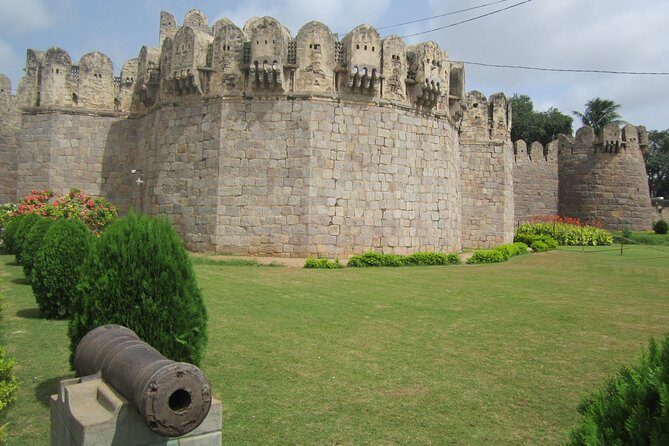 Full Day Hyderabad Tour in Private Car with Guide & Ethnic Lunch - FAQ