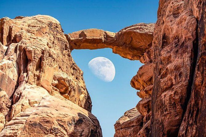 Full-Day Jeep Safari "Wadi Rum Highlights!" w/ Bedouin Lunch - Summary