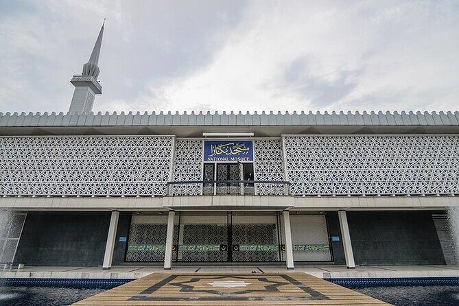 Full Day Kuala Lumpur City Tour with Petronas Twin Tower Tickets - FAQs