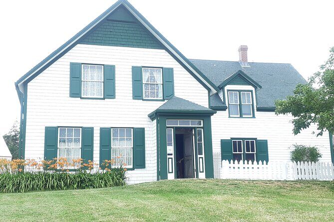 Full Day North and South Shore Prince Edward Island tour - FAQ