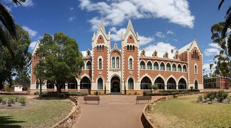 Full Day Pinnacles Desert and New Norcia - An Overview of What to Expect
